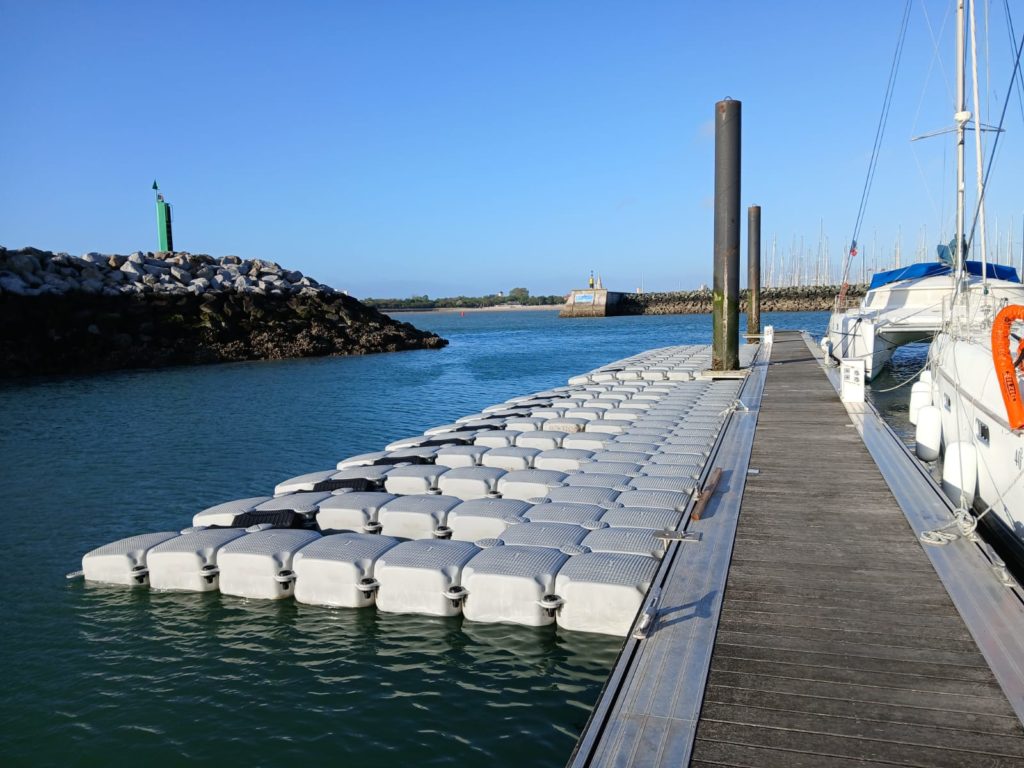 PONTONS FLOTTANTS CUBISYSTEM