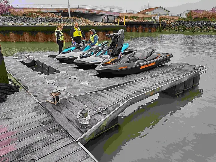 PONTONS FLOTTANTS CUBISYSTEM - PARKING JET SKI